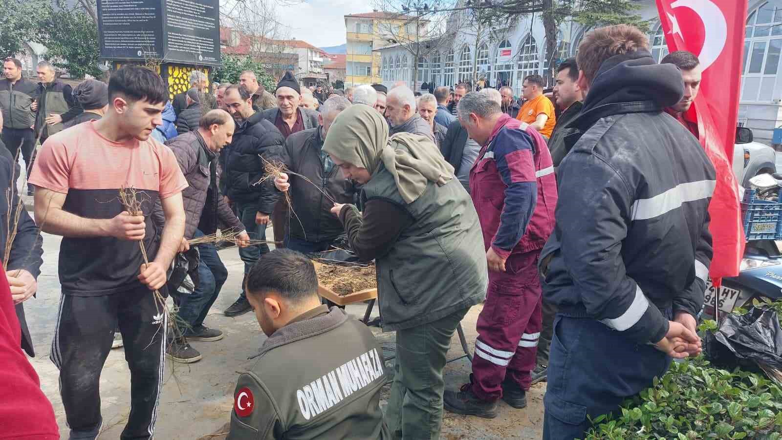 Dağıtılan 2 bin meyve fidesi toprakta hayat bulacak
