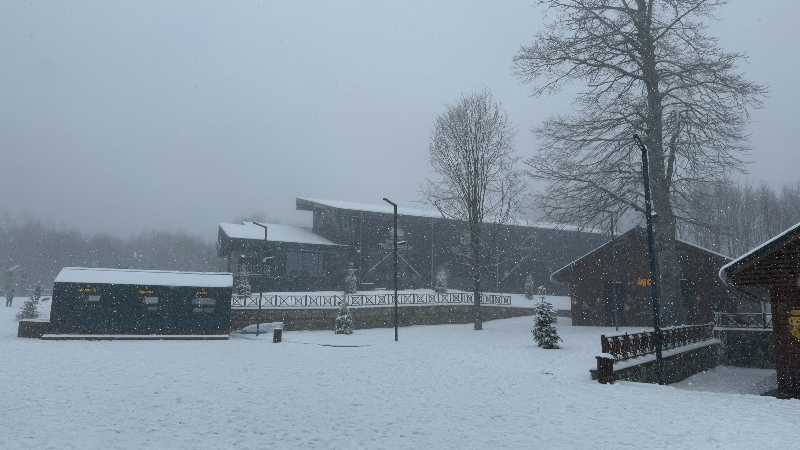 Kartepe yeniden beyaza bürüdü