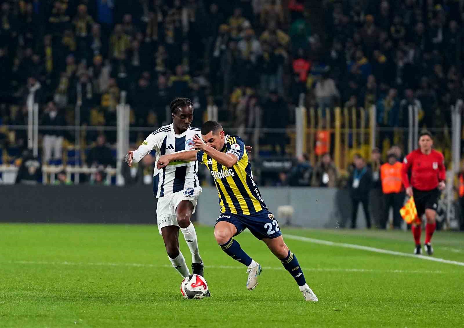 Trendyol Süper Lig: Fenerbahçe: 0 - Kasımpaşa: 0 (Maç devam ediyor)

