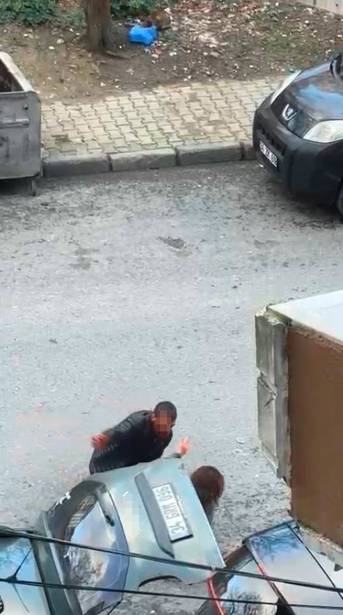 Boşanma aşamasında olduğu eşinin sevgilisine sokakta bıçakla saldırdı
