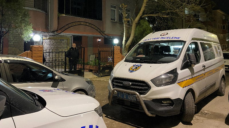 Boğazında kesikler bulundu