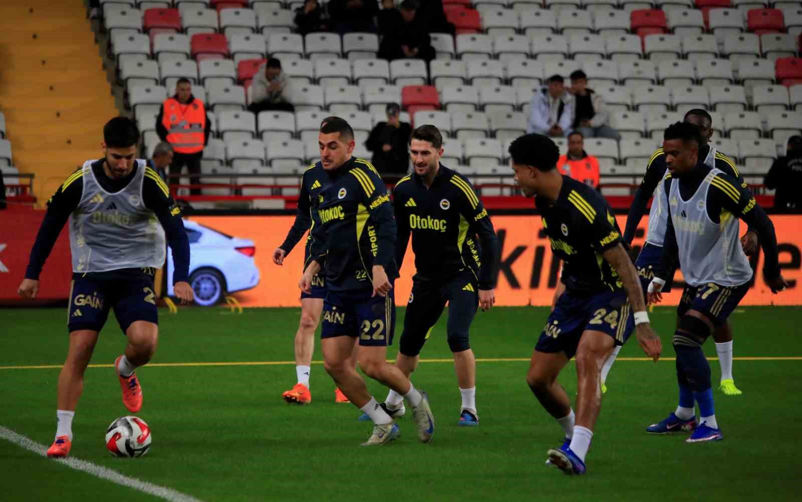 Fenerbahçe’den Antalyaspor maçında 5 değişiklik
