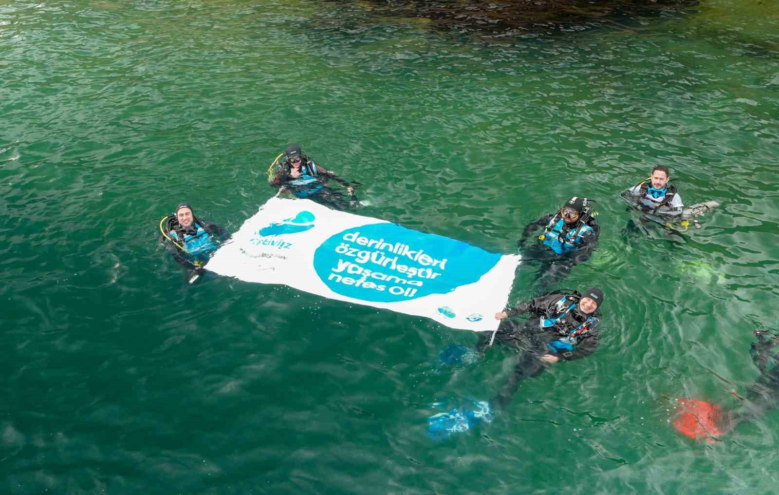 Marmara’nın derinliklerindeki "Hayalet Ağ" tehdidine sanat dokunuşu: Çıkarılan ağlar sanat eserine dönüştü