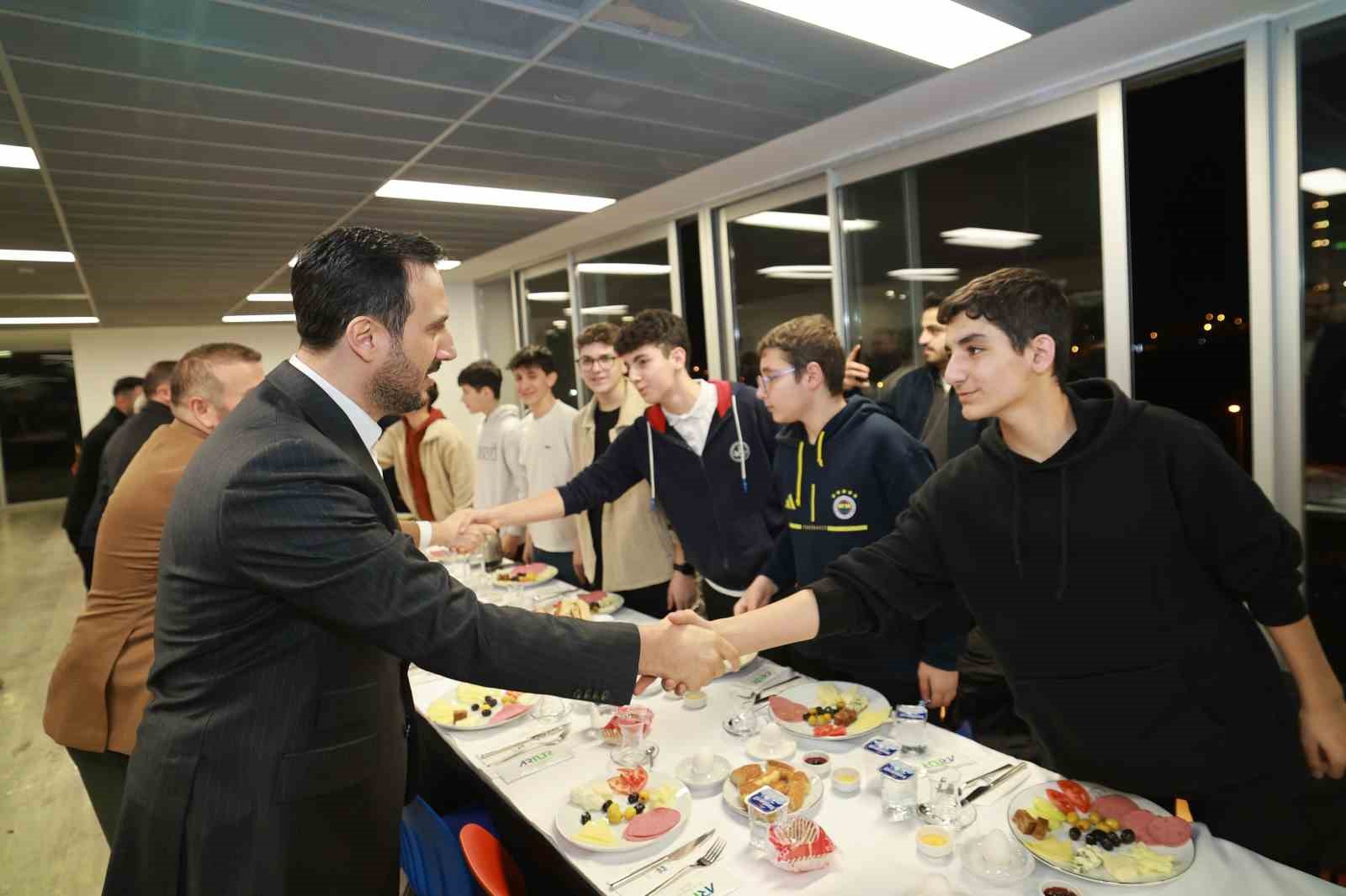 Arnavutköy’de Ramazan coşkusuna AK Parti İstanbul İl Başkanı Abdullah Özdemir eşlik etti