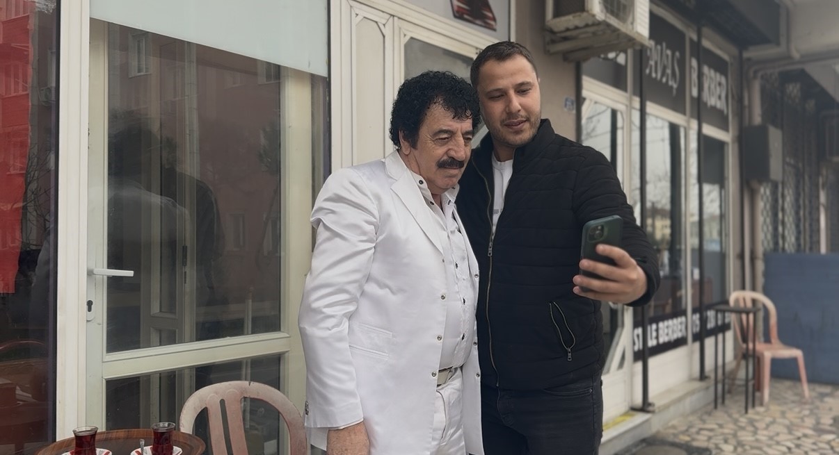 Müslüm Gürses’e benzerliğiyle herkesi şaşırttı