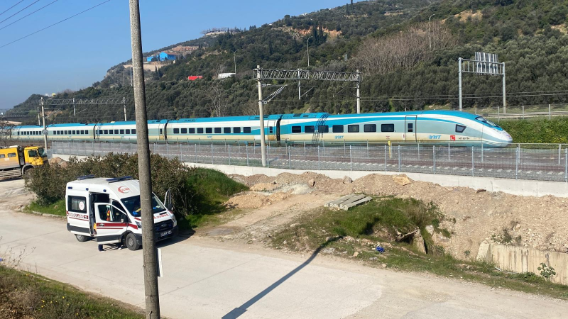 Hızlı trenin çarpması sonucu hayatını kaybetti