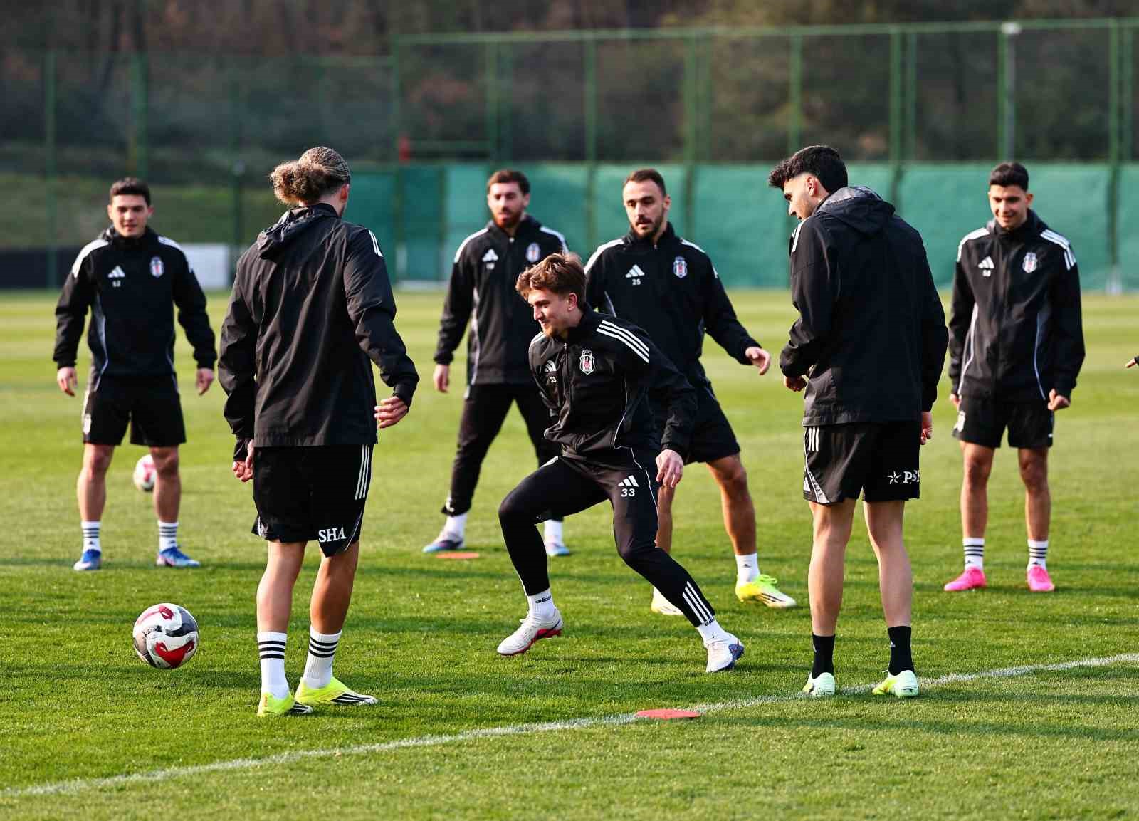 Beşiktaş, Galatasaray maçı hazırlıklarını tamamladı
