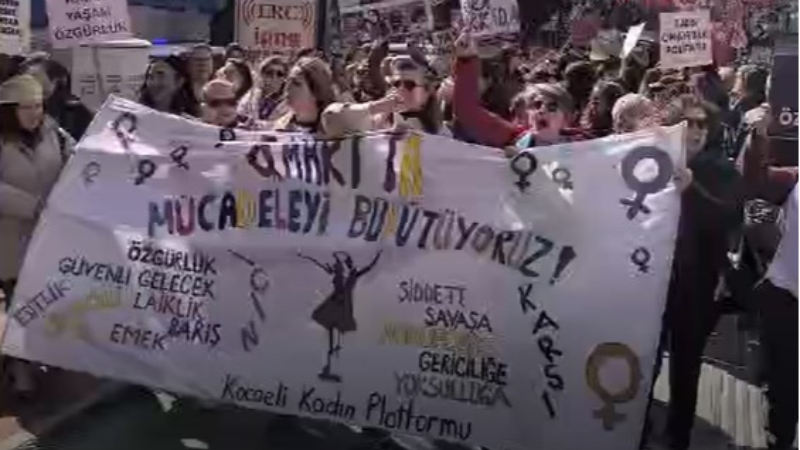LGBT bayrağı açan 1 kişi gözaltına alındı
