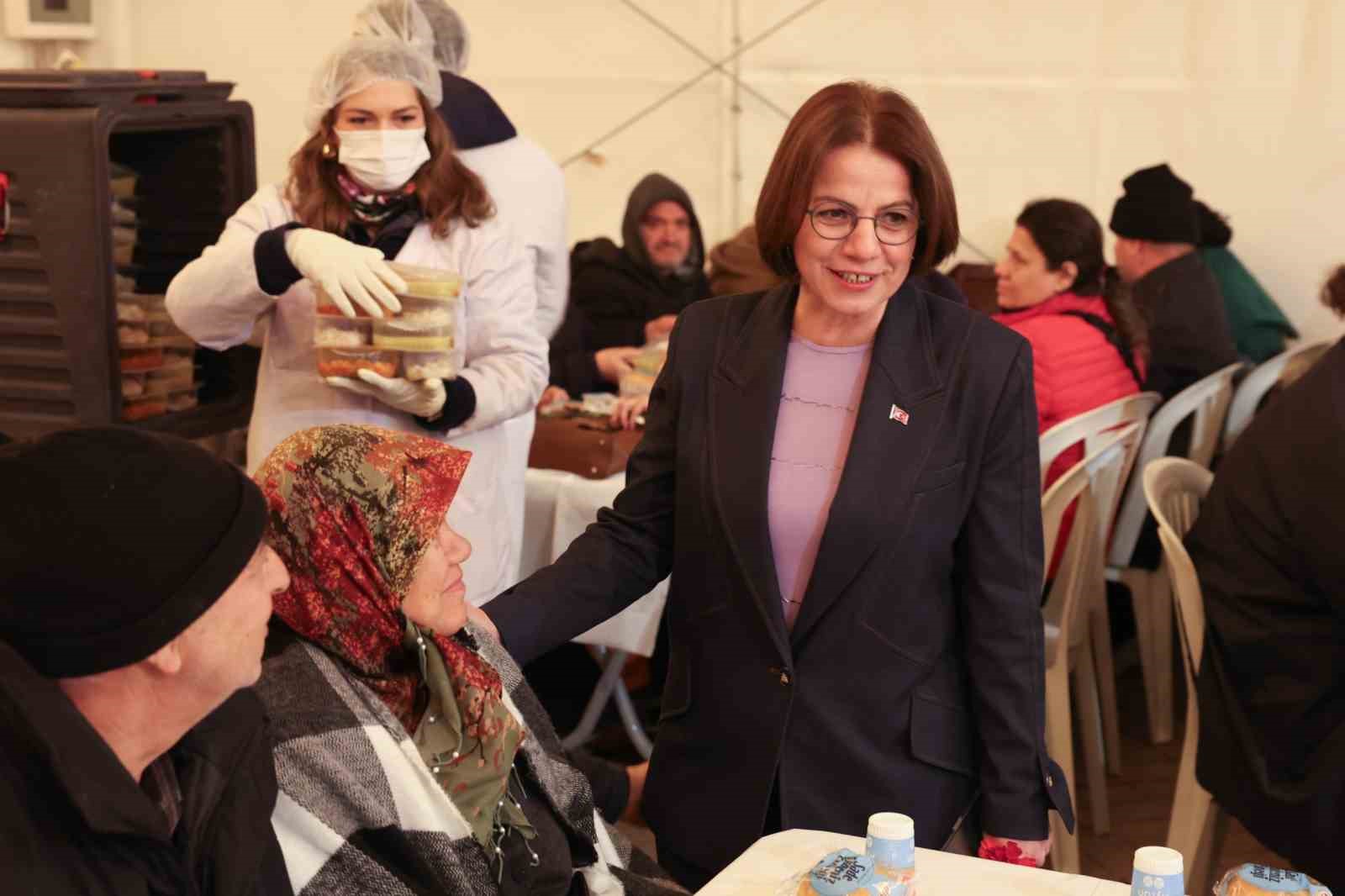 Başkan Köymen, Maltepelilerle iftar sofrasında buluştu
