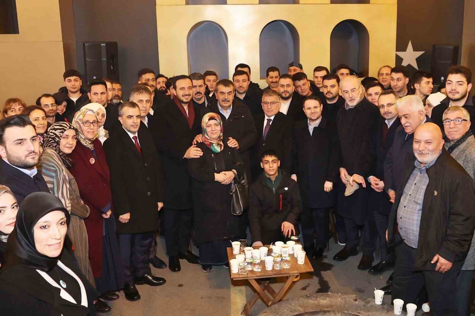 Bakanlar Akın Gürlek ve Yusuf Tekin ateş başında vatandaşlarla buluştu
