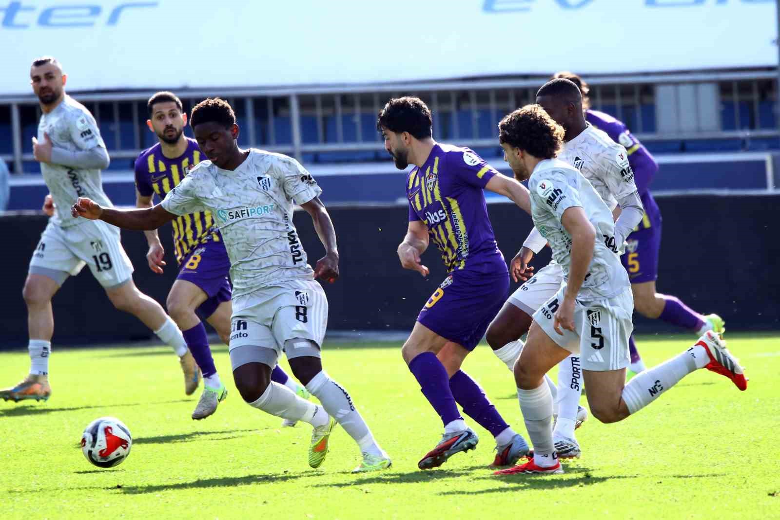 Trendyol Süper Lig: Eyüpspor: 0 - Kocaelispor: 1 (Maç devam ediyor)
