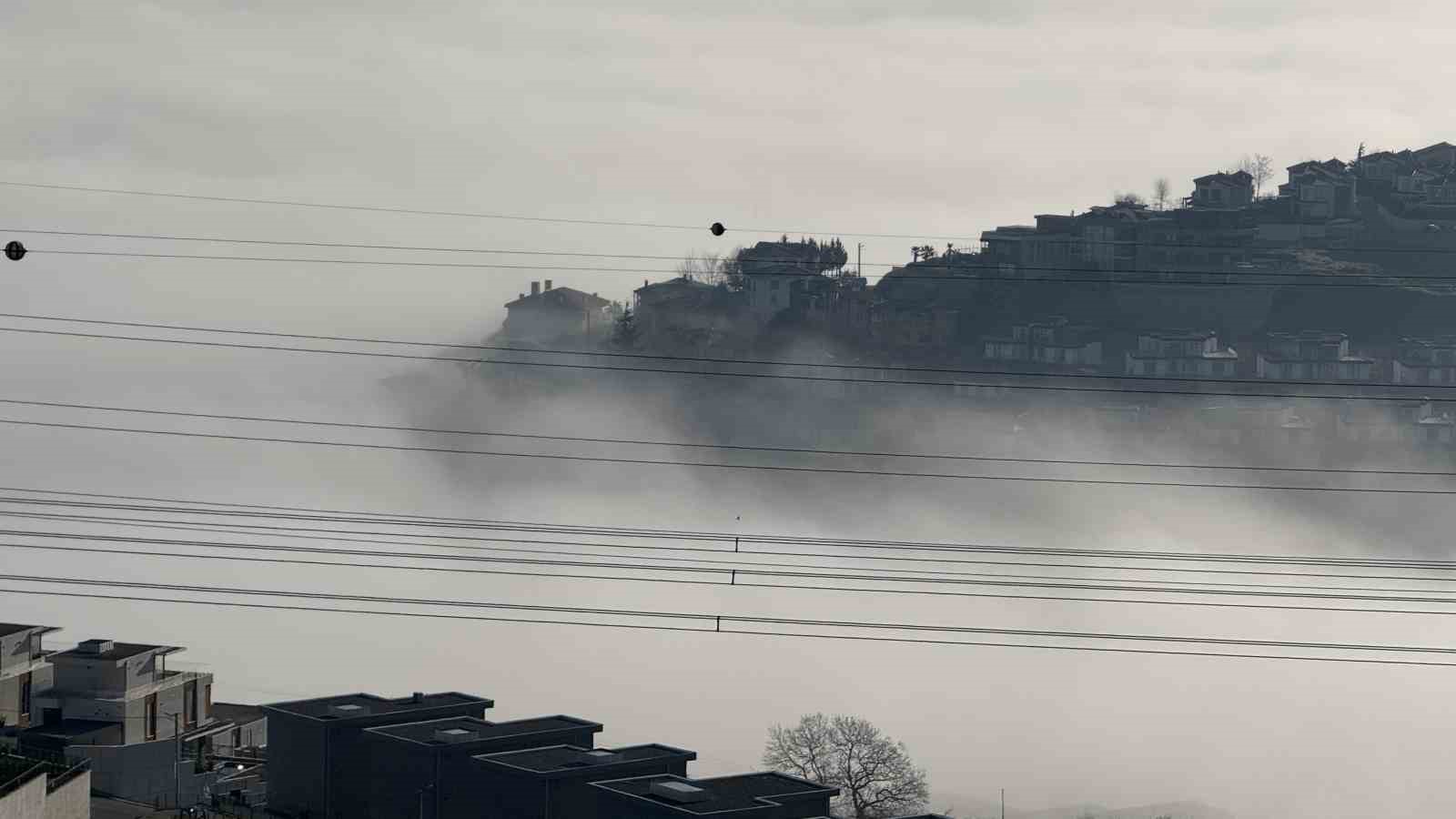 Sakarya güne sisle uyandı, görüş mesafesi 10 metreye kadar düştü

