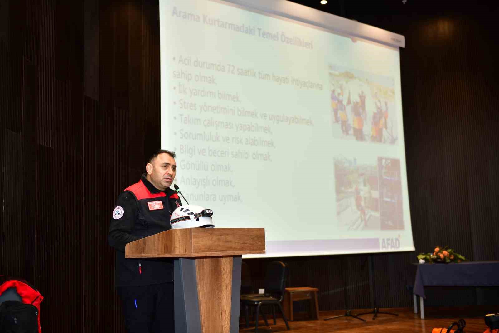 Esenyurt’ta liselilere arama kurtarma eğitimi
