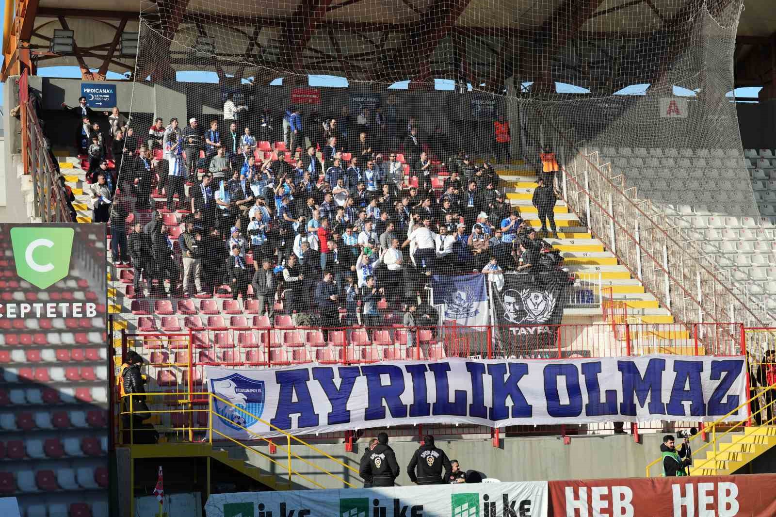 Trendyol 1. Lig: Ümraniyespor: 3 - Erzurumspor FK: 1
