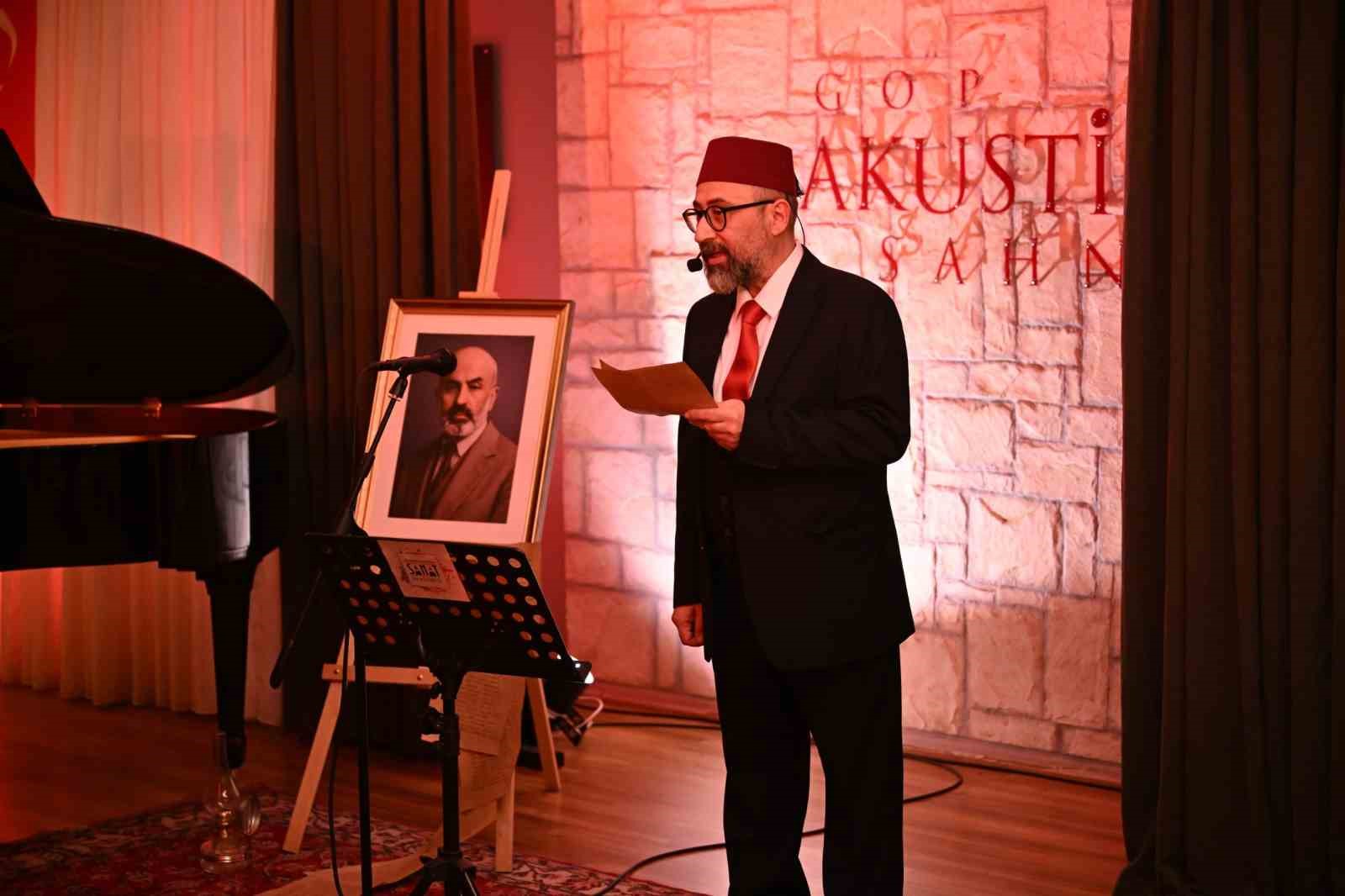 Gaziosmanpaşa’da İstiklal Marşı’nın kabulünün 105’inci yıl dönümünde Mehmet Akif Ersoy anıldı
