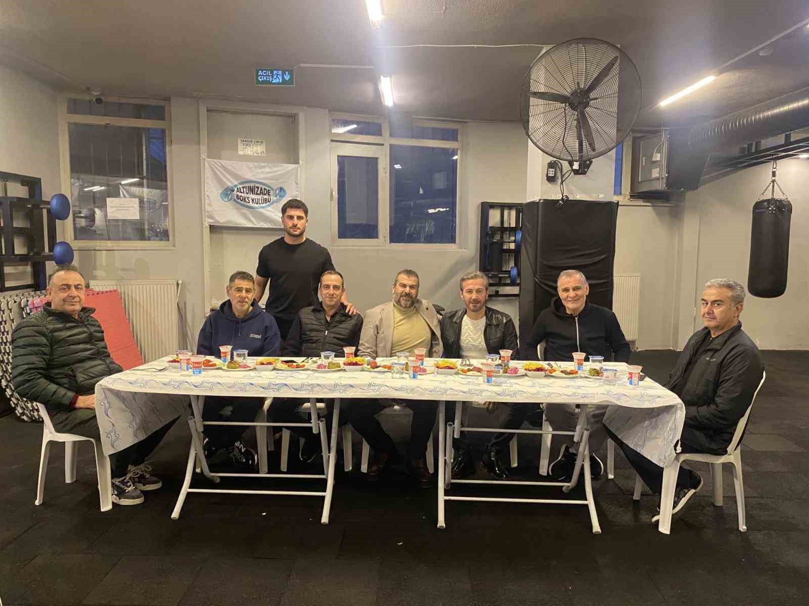 Altunizade Boks Kulübü, geleneksel iftar programında bir araya geldi
