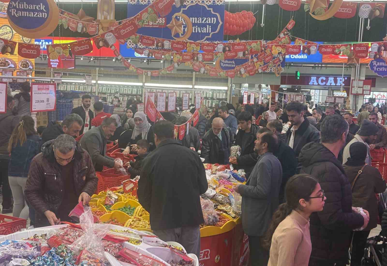 Fiyatı yarı yarıya düşen ete hücum ettiler
