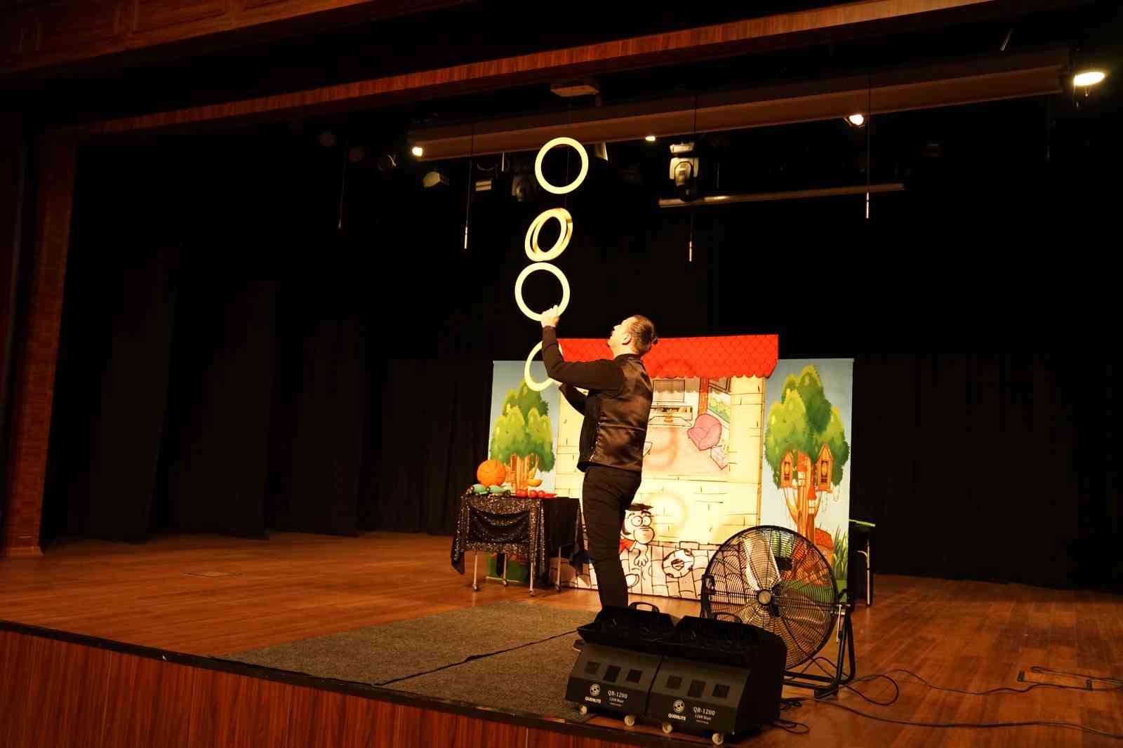 Esenyurt’ta ara tatil şenliği coşkusu: Çocuklar doyasıya eğlendi