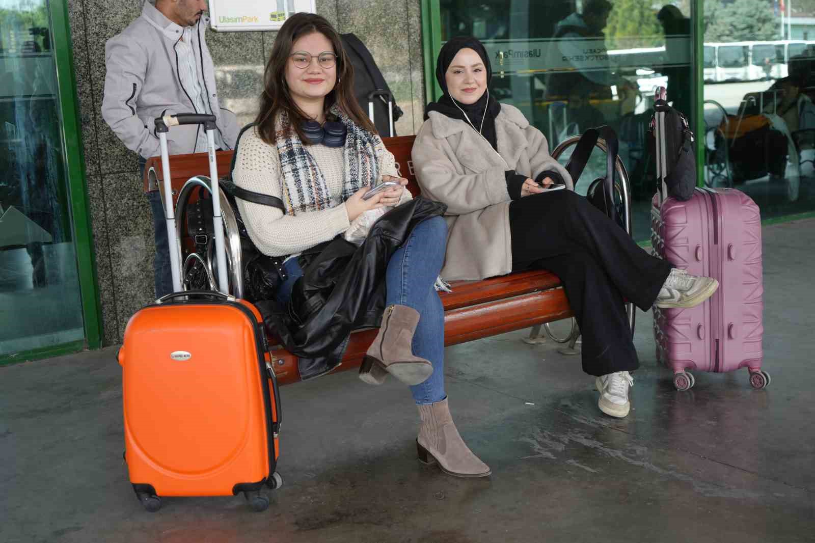 Otogarda bayram yoğunluğu: Mardin’e biletler tükenme aşamasına geldi