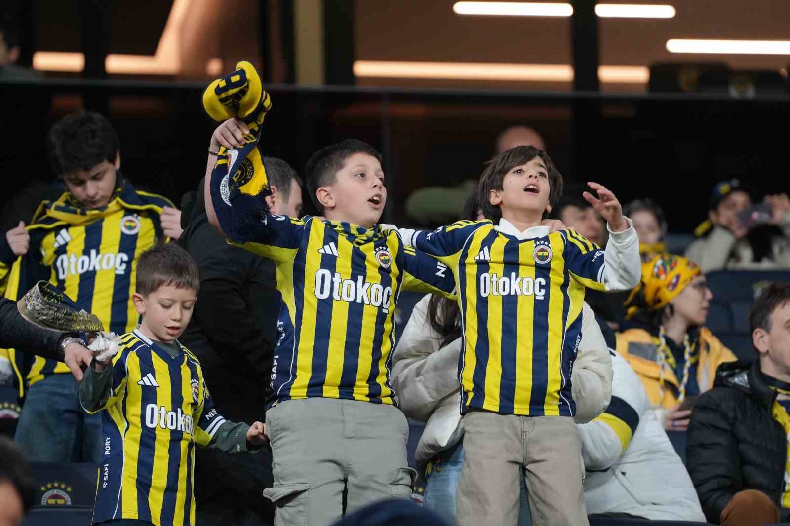 Trendyol Süper Lig: Fenerbahçe: 0 - Gaziantep FK: 0 (Maç devam ediyor)
