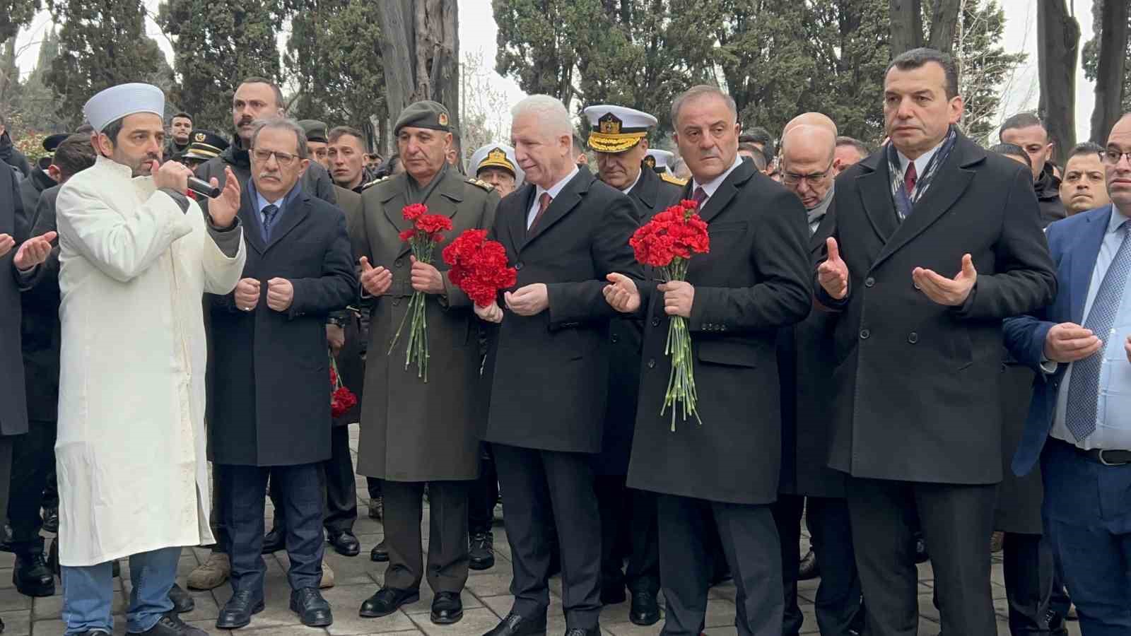 Vali Gül: "İmkansızlıklar içinde yazdığınız destan tarihin akışını değiştirdiği kahramanlık abidesidir"
