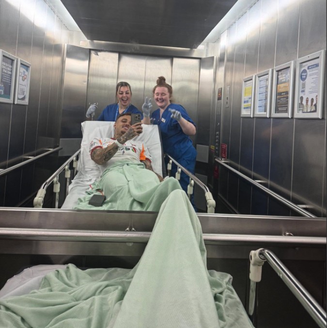 Noa Lang, ameliyatının iyi geçtiğini paylaşımıyla duyurdu
