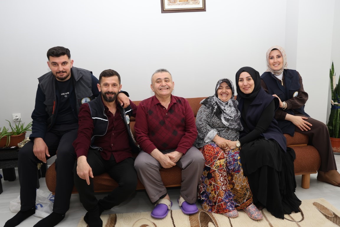 Bayramda gönüllere dokunan ziyaret