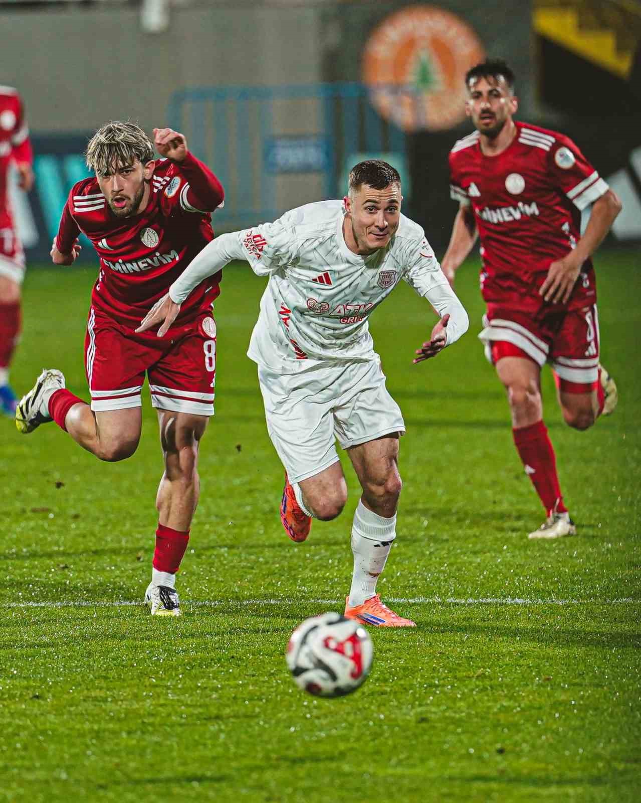 Trendyol 1. Lig: Ümraniyespor: 0 - Pendikspor: 0