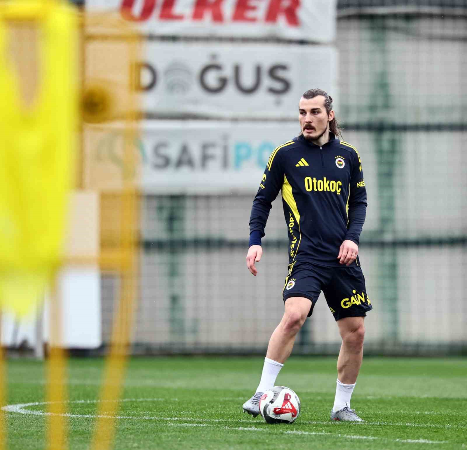 Fenerbahçe’de Beşiktaş derbisinin hazırlıkları devam etti
