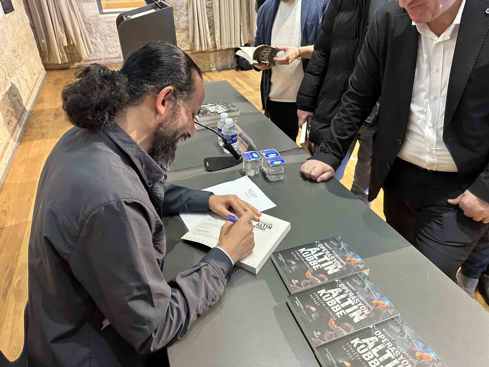 Politik kurgu romanı "Operasyon Altın Kubbe" tanıtıldı
