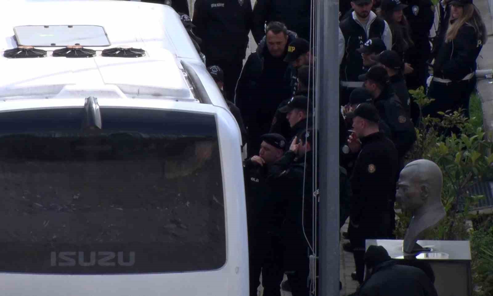 Ünlüler saç ve kan örnekleri alınmak üzere Adli Tıp Kurumu’na getirildi
