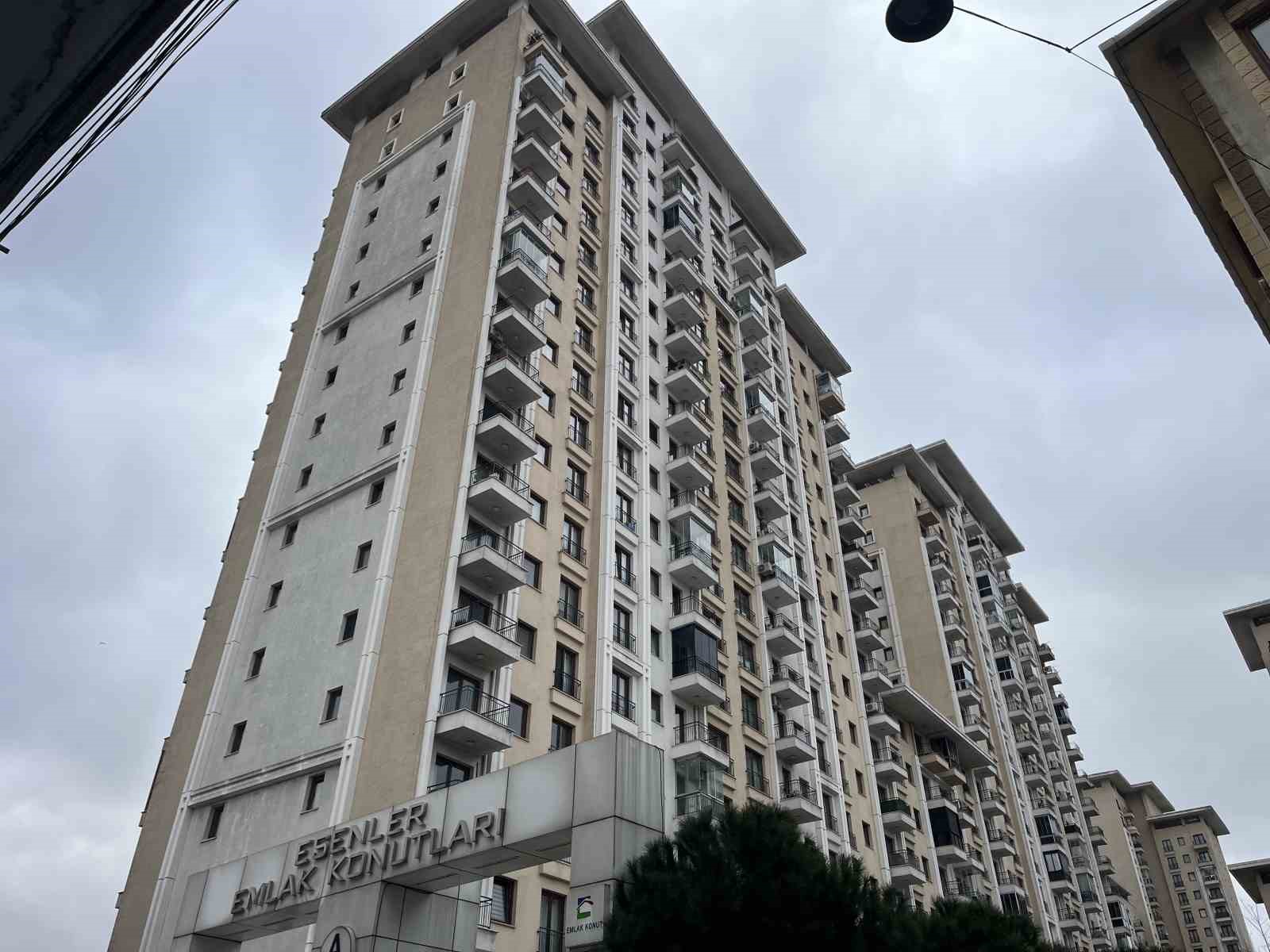 Esenler’de sitedeki silahlı kavgada 19 yaşındaki genç hayatını kaybetti
