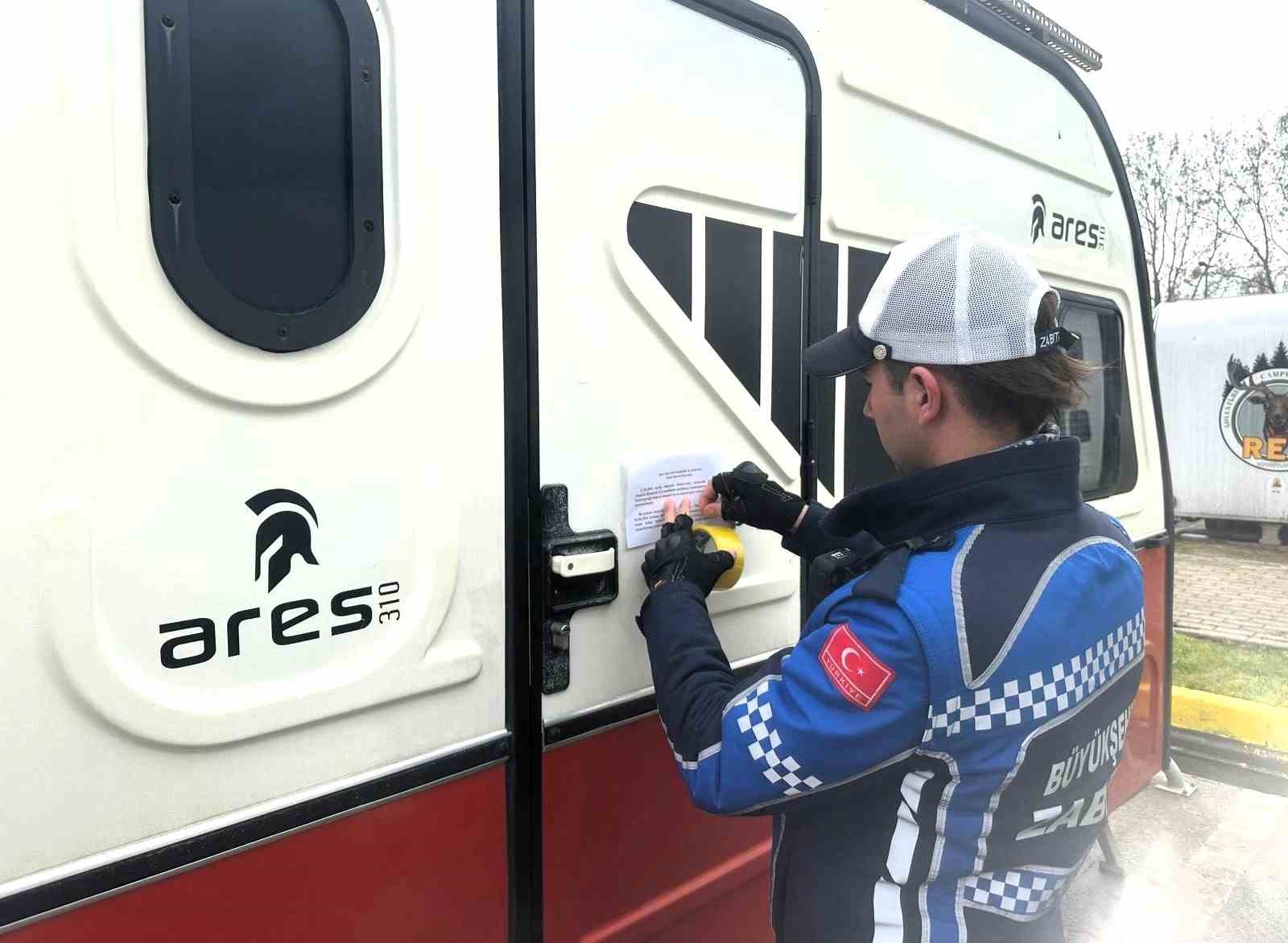 Zabıta sahile indi, karavancılara süre verdi!