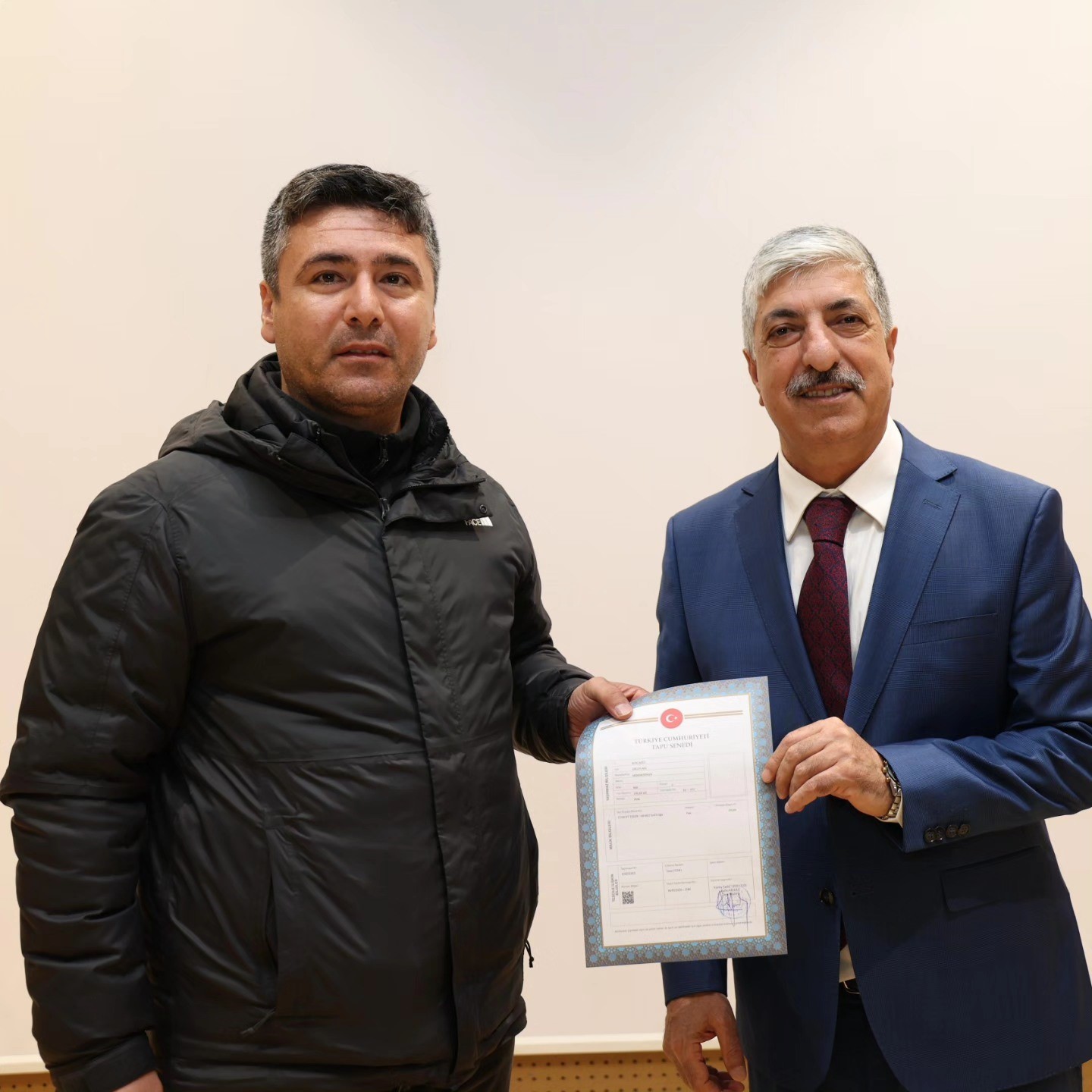 Dilovası’nda 423 vatandaşa tapuları dağıtıldı