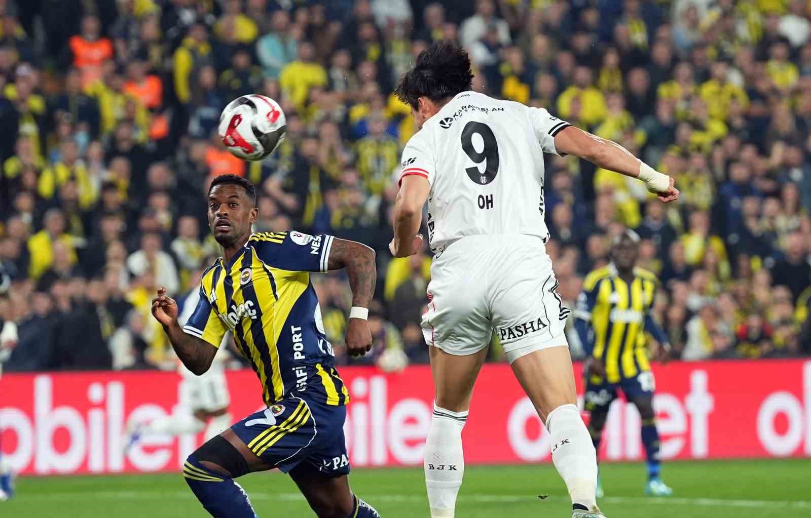 Trendyol Süper Lig: Fenerbahçe: 0 - Beşiktaş: 0 (İlk yarı)