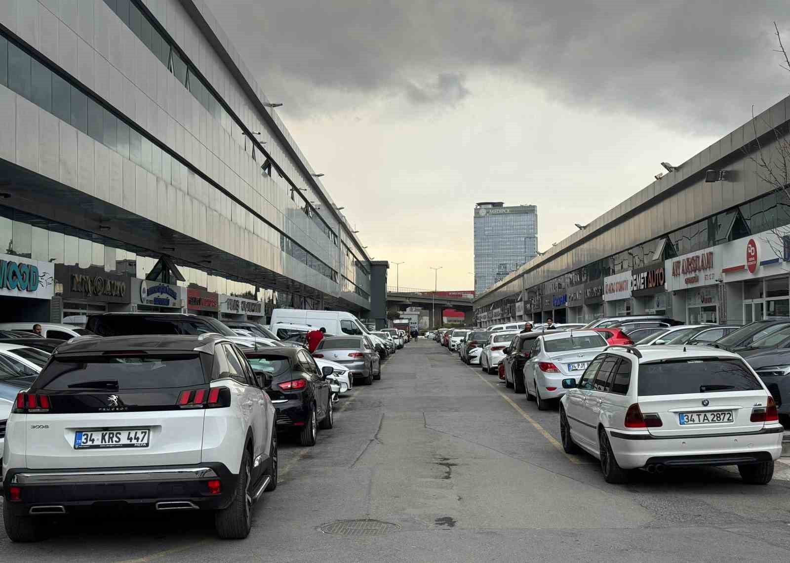 Hürmüz Boğazı otomobilde ikinci eli vurdu