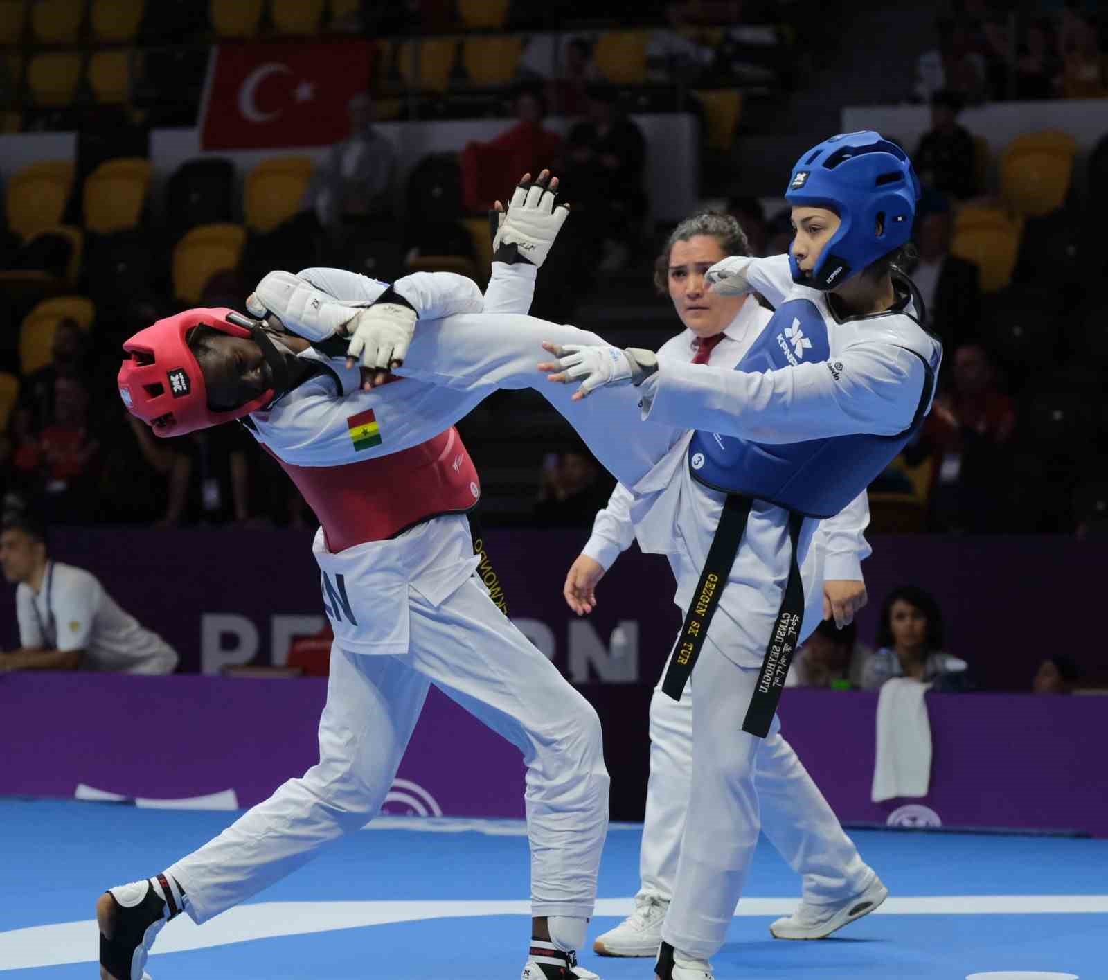 Milli taekwondocu Cansu Şeyhoğlu dünya ikincisi
