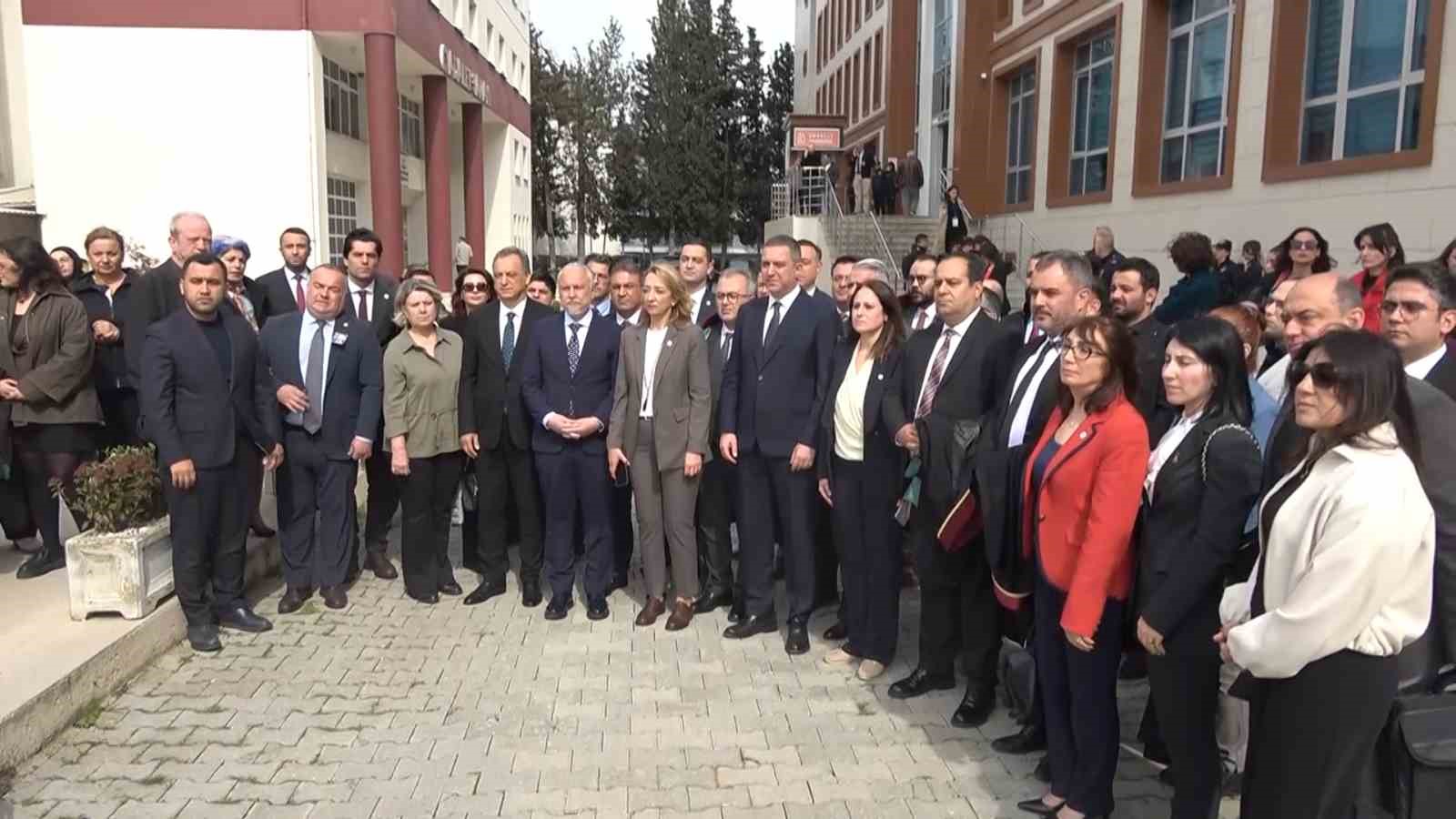 Kendisini icraya veren SGK avukatını öldüren sanık hakim karşısında
