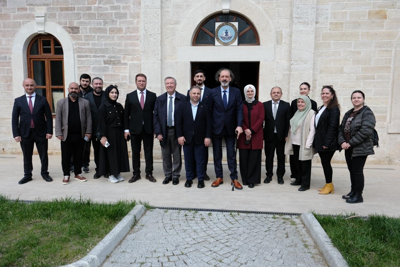 AK Parti İstanbul Milletvekilleri, cuma günleri sahaya inerek vatandaşlarla buluşuyor
