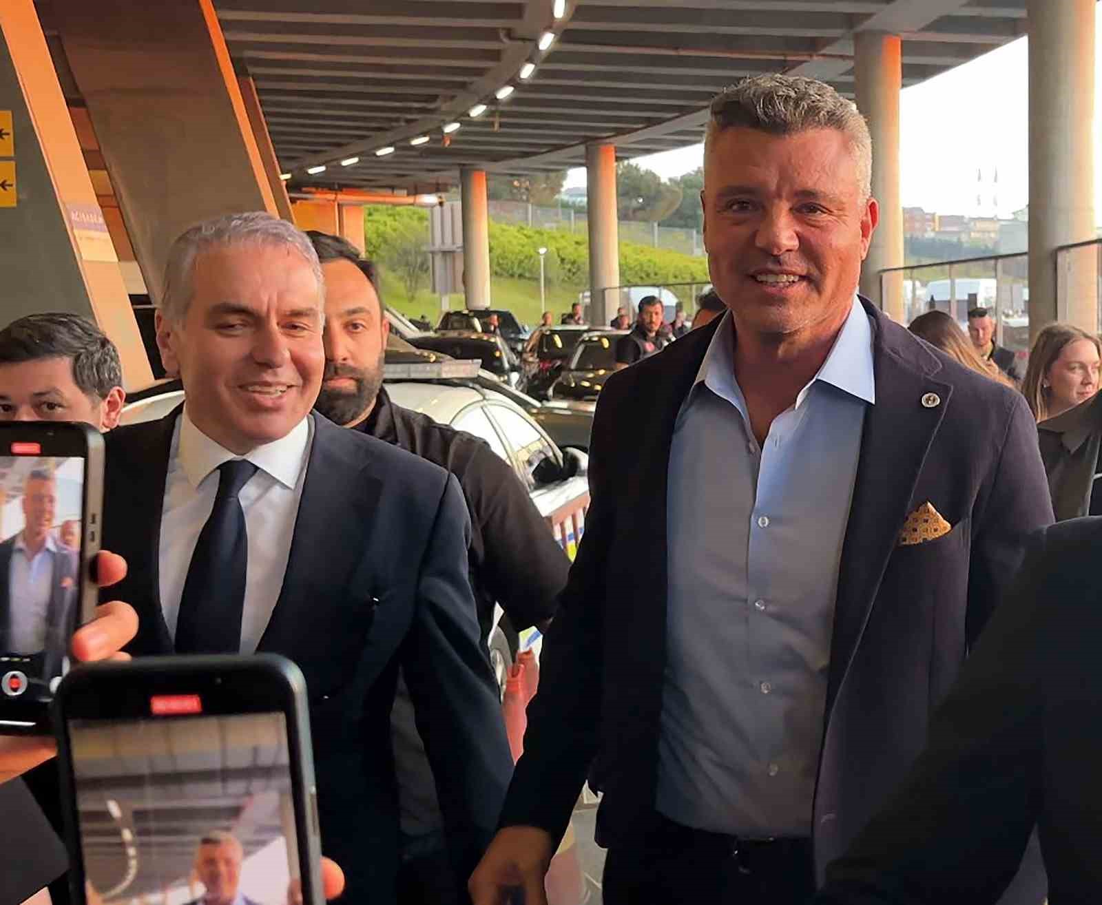 Sadettin Saran, derbi için stada geldi
