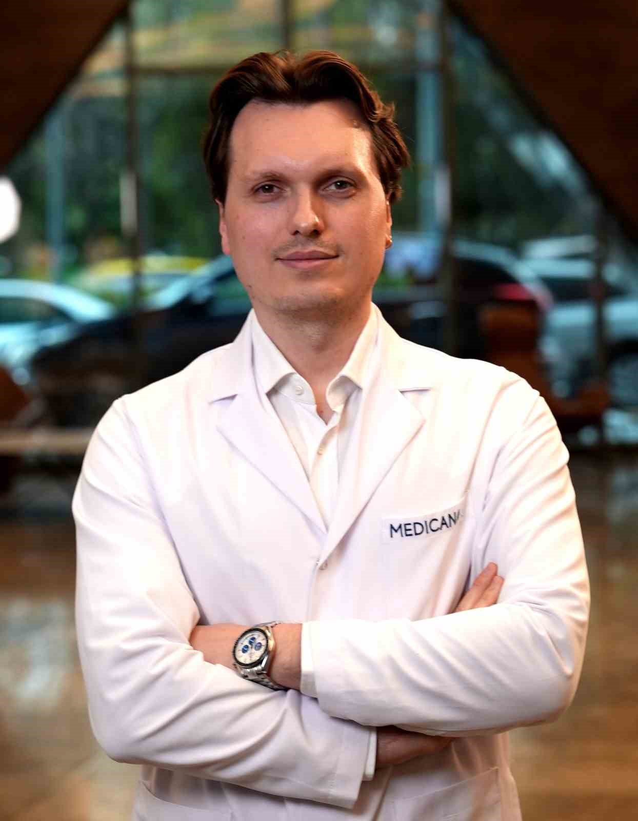 Abur cubur tüketimi erkekleri jinekomastiyle vuruyor
