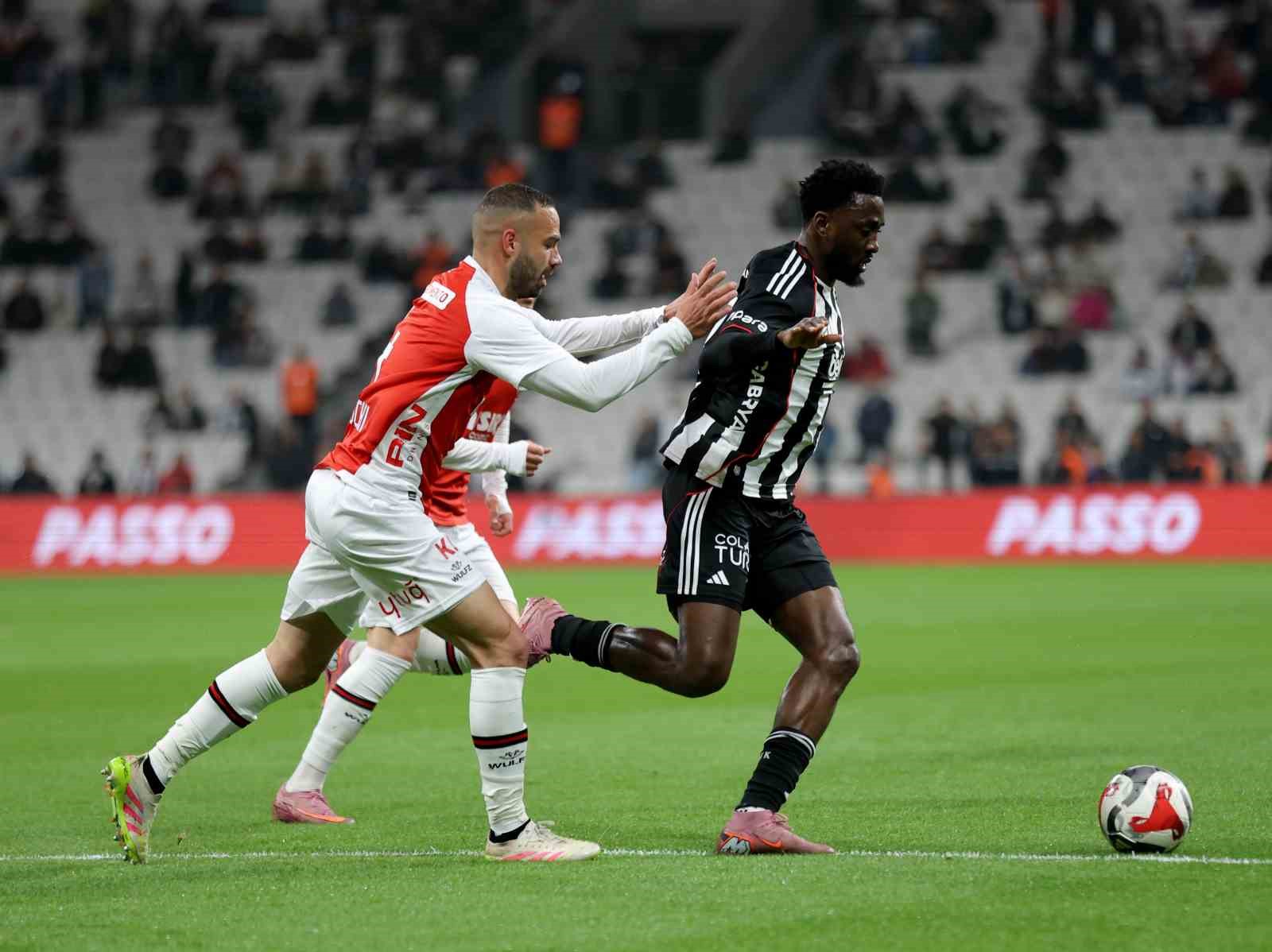 Trendyol Süper Lig: Beşiktaş: 0 - Fatih Karagümrük: 0 (İlk yarı)
