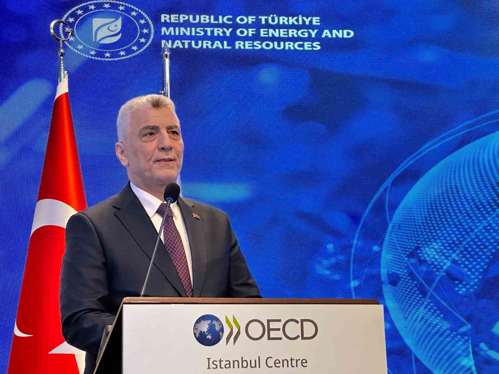 Bakan Bolat’tan kritik minerallere erişim için küresel iş birliği çağrısı
