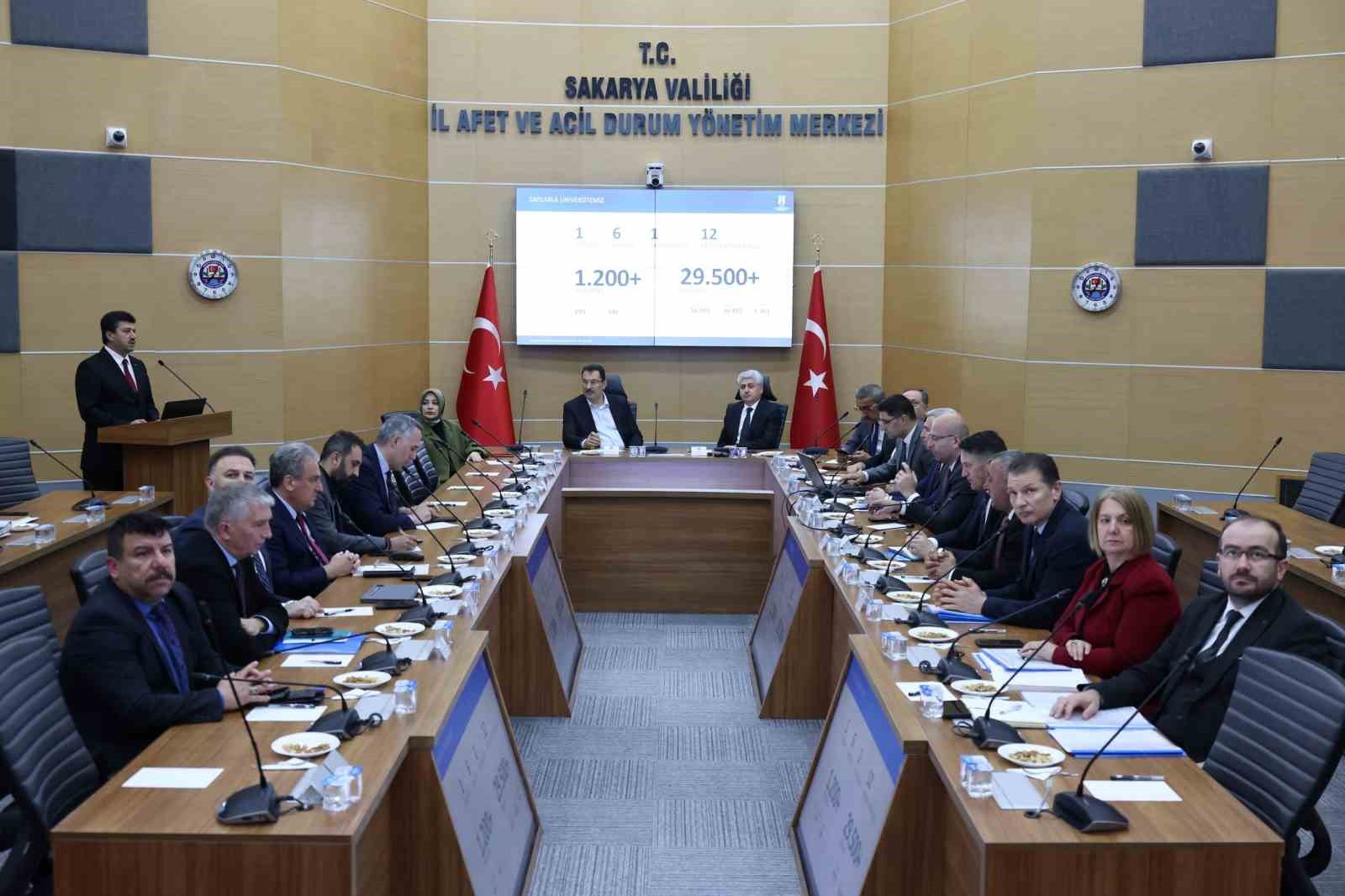 Üniversitenin yeni kampüs alanı için imzalar atıldı

