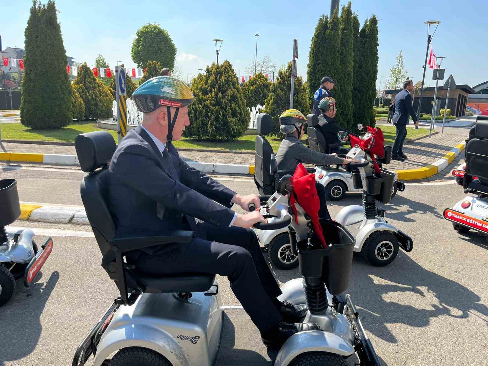 İstanbul Valisi Gül: "Bütün vatandaşlarımızın trafik bilincini öğrenmesi ve bunu kendi hayatında uygulaması lazım"
