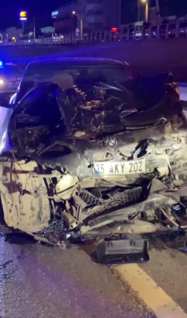 Kocaeli’de zincirleme kaza: 4 araç birbirine girdi, 3 yaralı