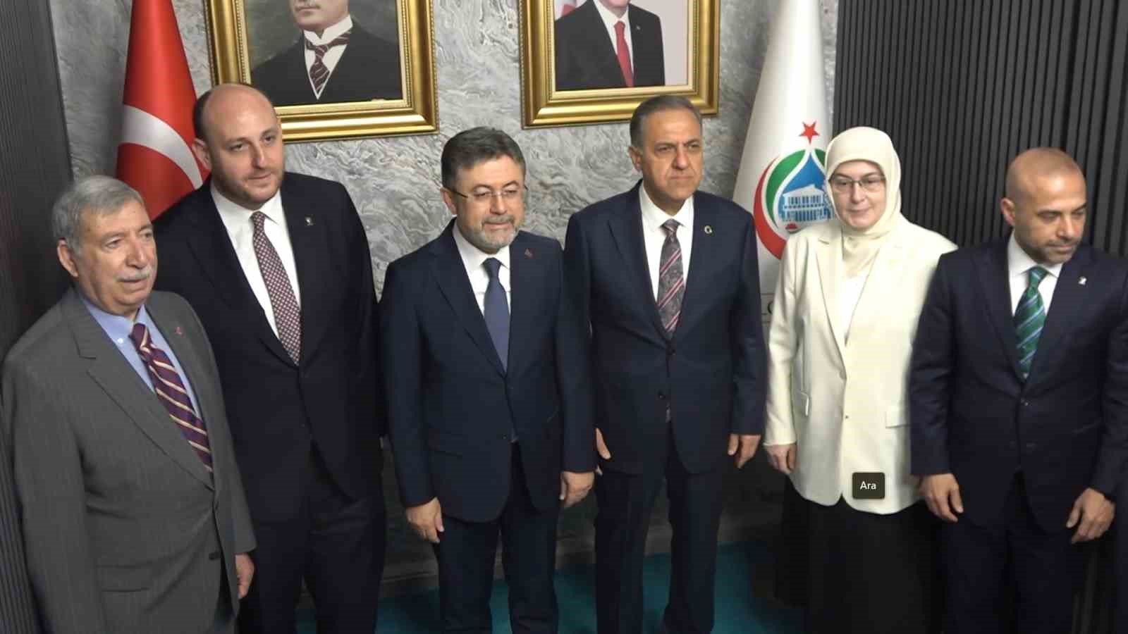 Tarım ve Orman Bakanı Yumaklı, Yalova’da sektör temsilcileriyle buluştu: "Tarımsal kayıplar geri alınacak"
