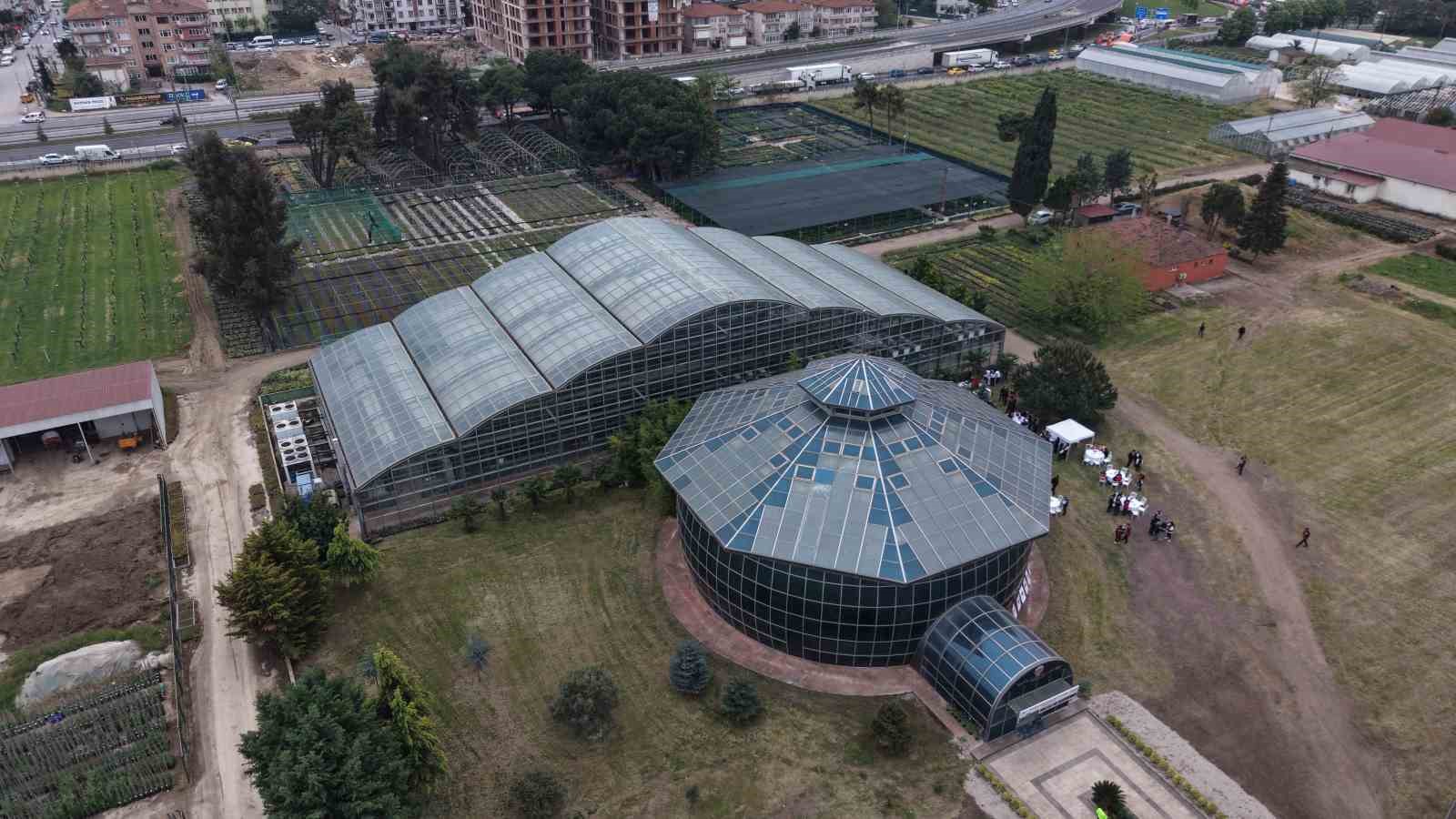Bakan Yumaklı’dan Türkiye Geofit Bahçesi’nde inceleme: "Kesme çiçek özellikle Avrupa’da rekabet ettiğimiz bir husus"
