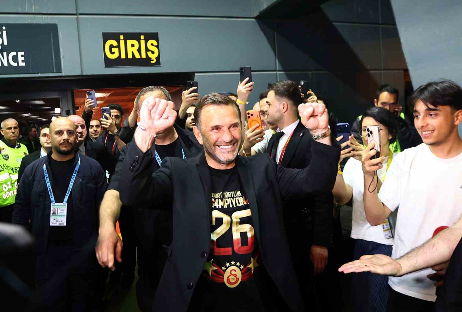 Okan Buruk: "Hedefimiz 5. şampiyonluk, o rekoru kırmak"
