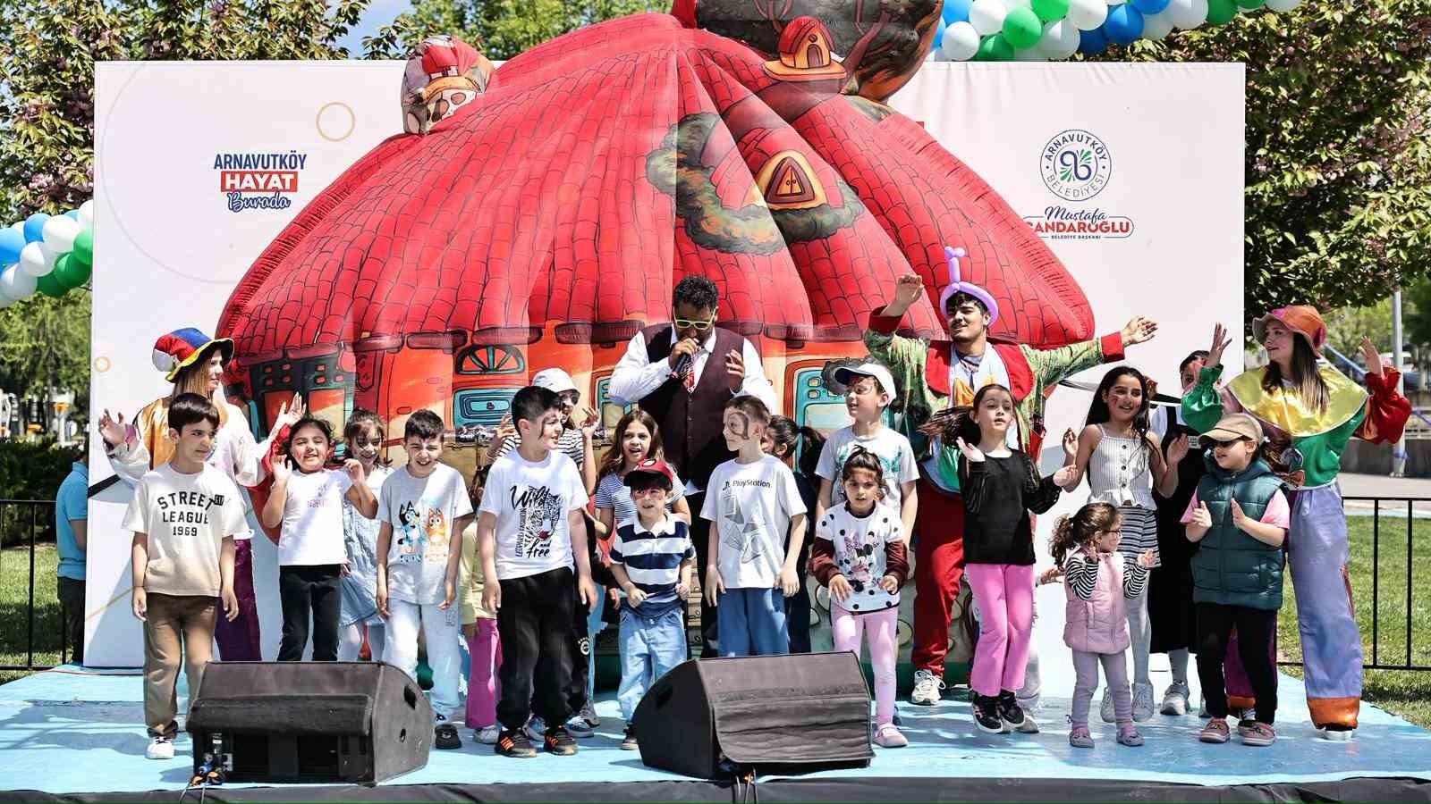 Arnavutköy’de Anneler Günü coşkusu
